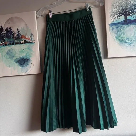 H&M Pleated Skirt Dark Green Size 2 - Picture 4 of 6